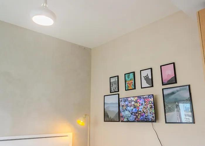Cozy In Salcedo Village Makati Near Ayala Apartment